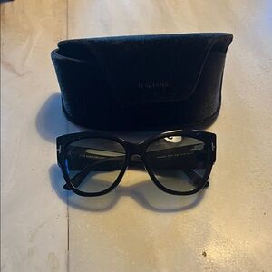 Tom Ford Elegant Black Sunglasses for Women